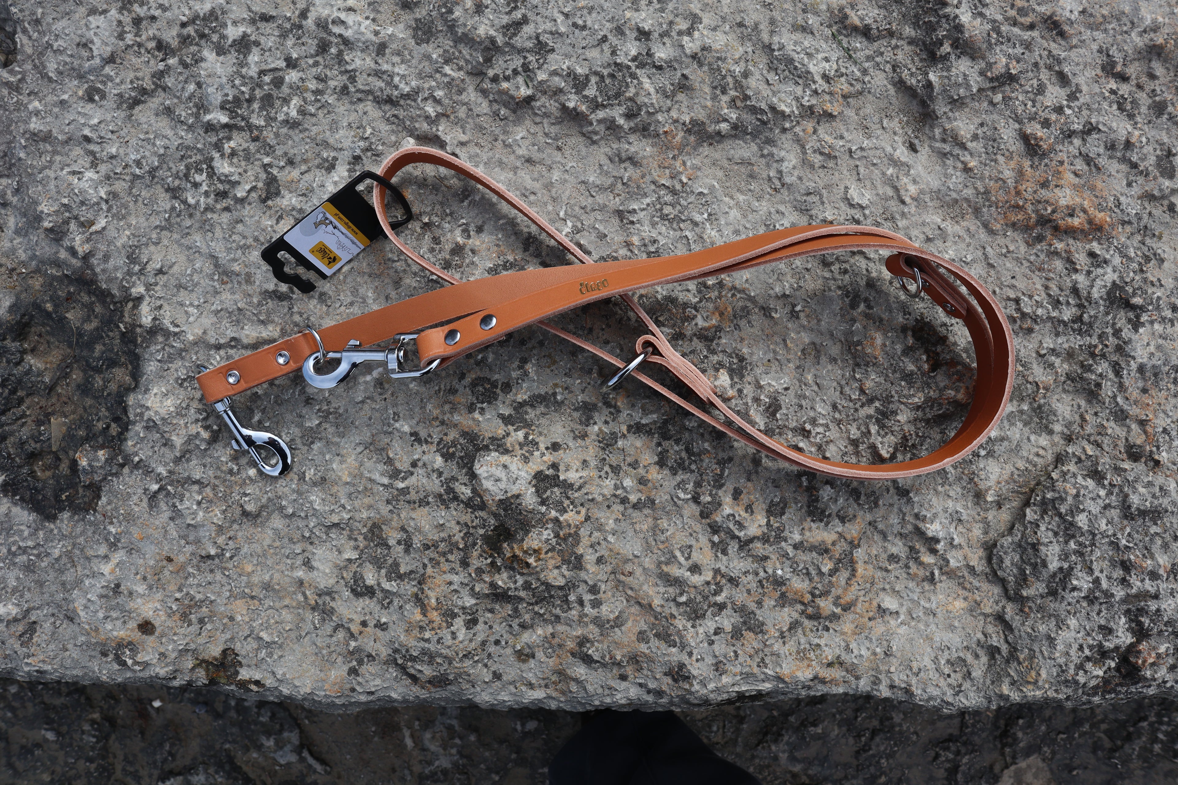 Klassische verstellbare Lederleine – Stil & Funktionalität