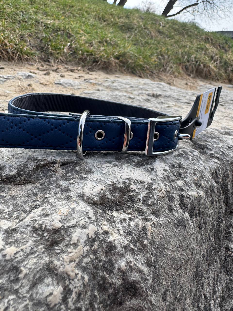 Terra: Halsband aus veganem Leder & Polyamid – Robust & elegant